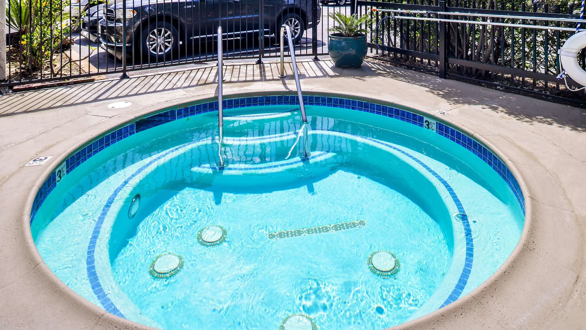 Best Western Courtesy Inn Hotel - Anaheim Resort At The Park