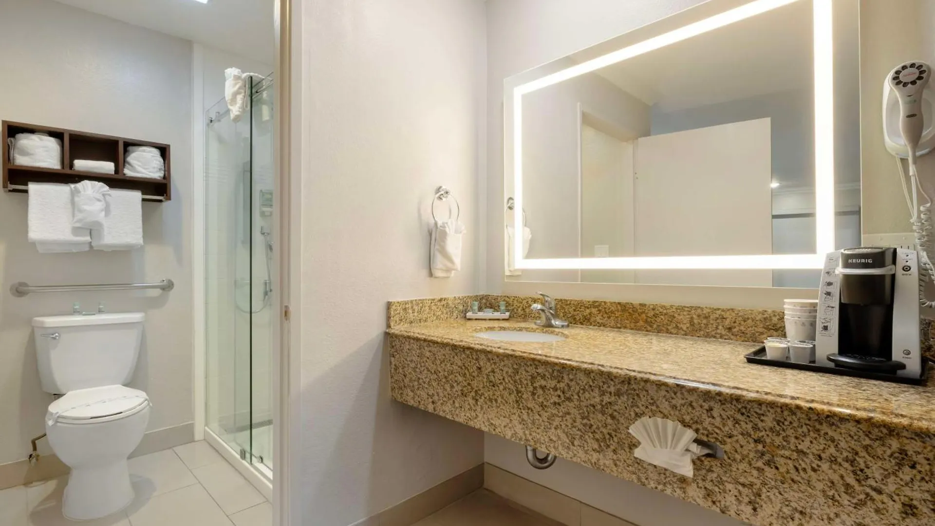 Best Western Courtesy Inn Hotel - Anaheim Resort At The Park