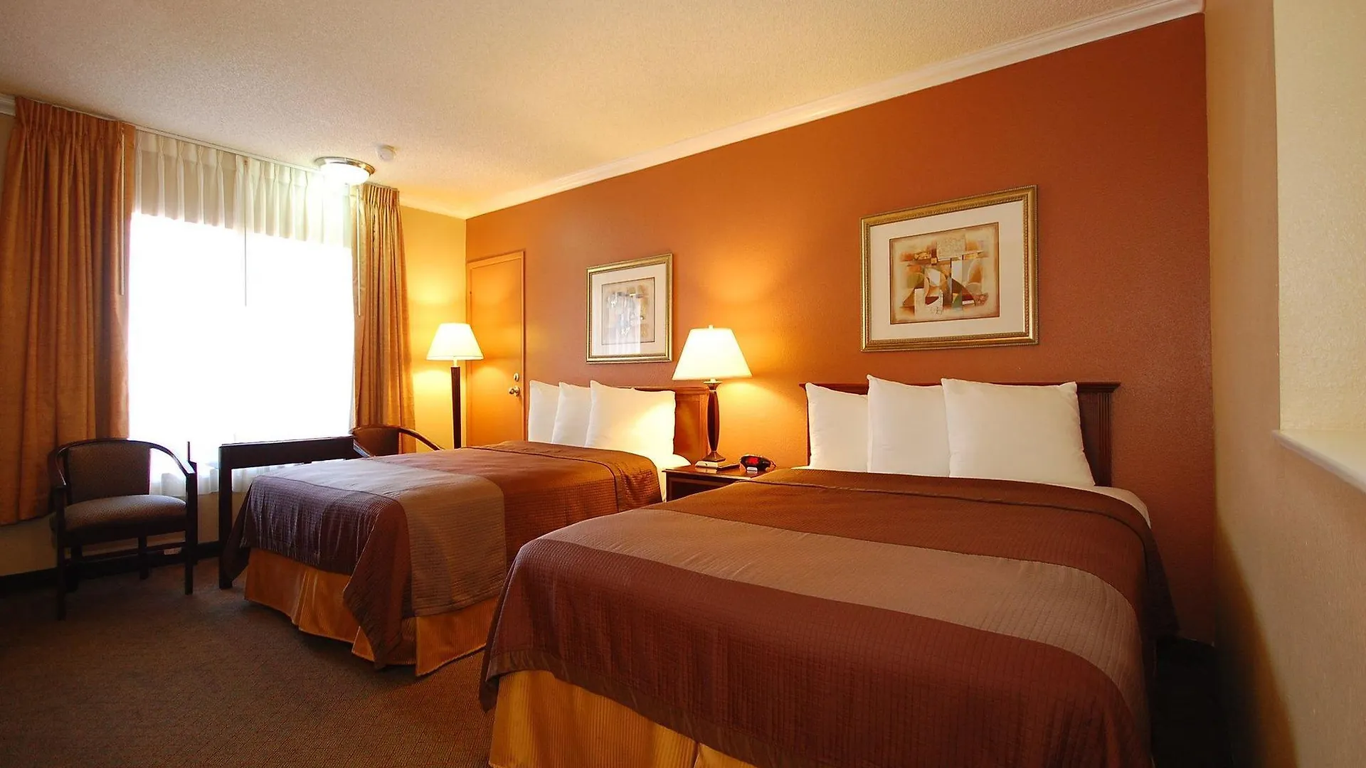 Best Western Courtesy Inn Hotel - Anaheim Resort At The Park