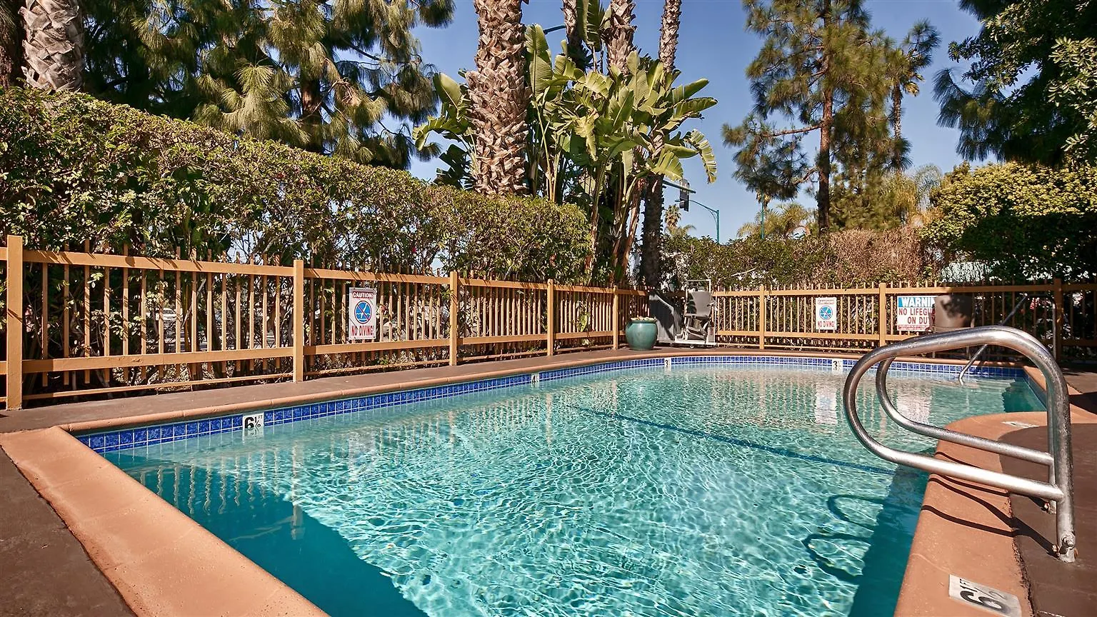 Best Western Courtesy Inn Hotel - Anaheim Resort At The Park