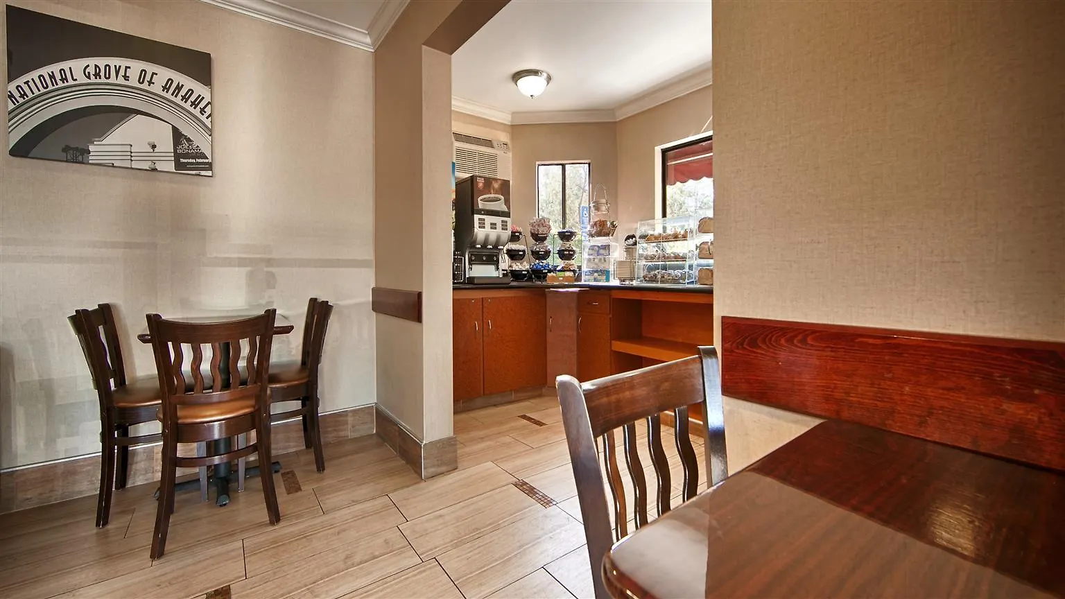 Best Western Courtesy Inn Hotel - Anaheim Resort At The Park